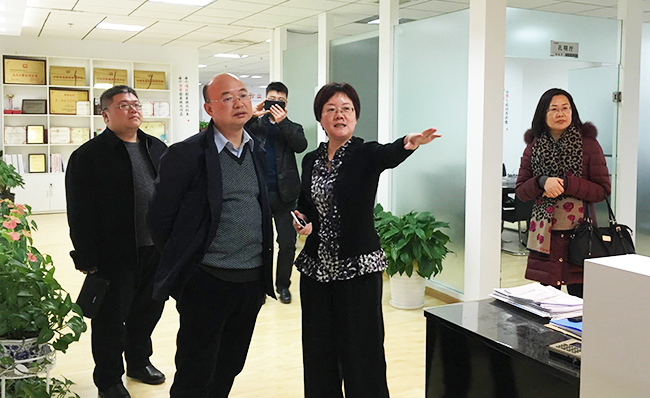 江西省信息中心主任金俊平莅临北京摩域体育考察指导，摩域体育互联总经理、首席规划师郑爱军予以热情接待。